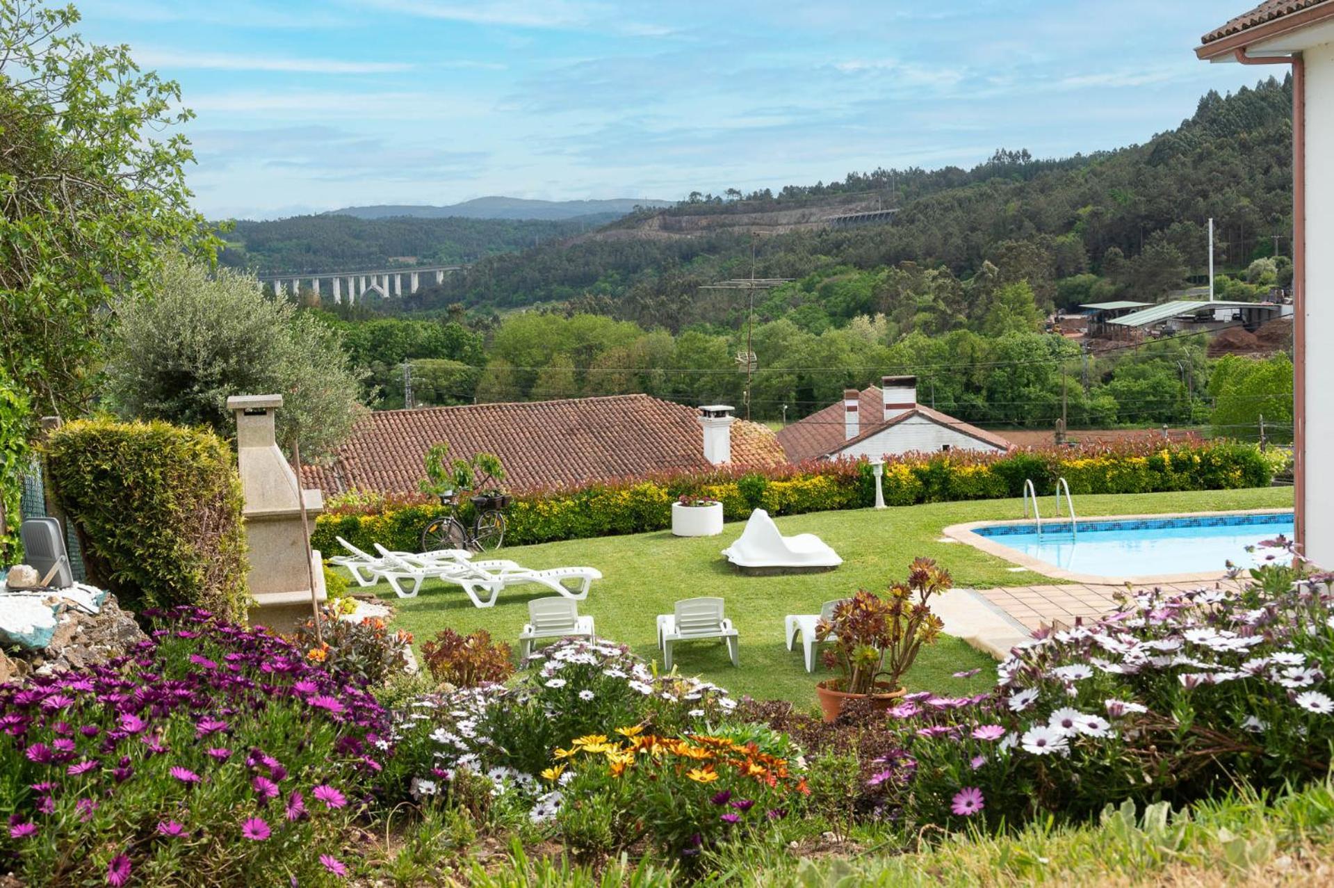 Villa Casa Tarrio Con Piscina - Santiago De Compostela à Boqueixon Extérieur photo