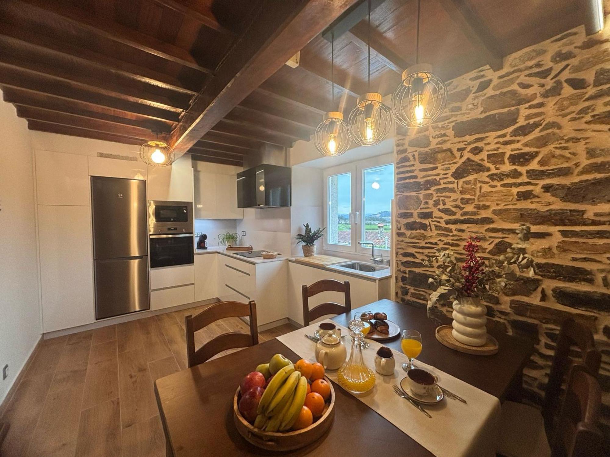 Villa Casa Tarrio Con Piscina - Santiago De Compostela à Boqueixon Extérieur photo
