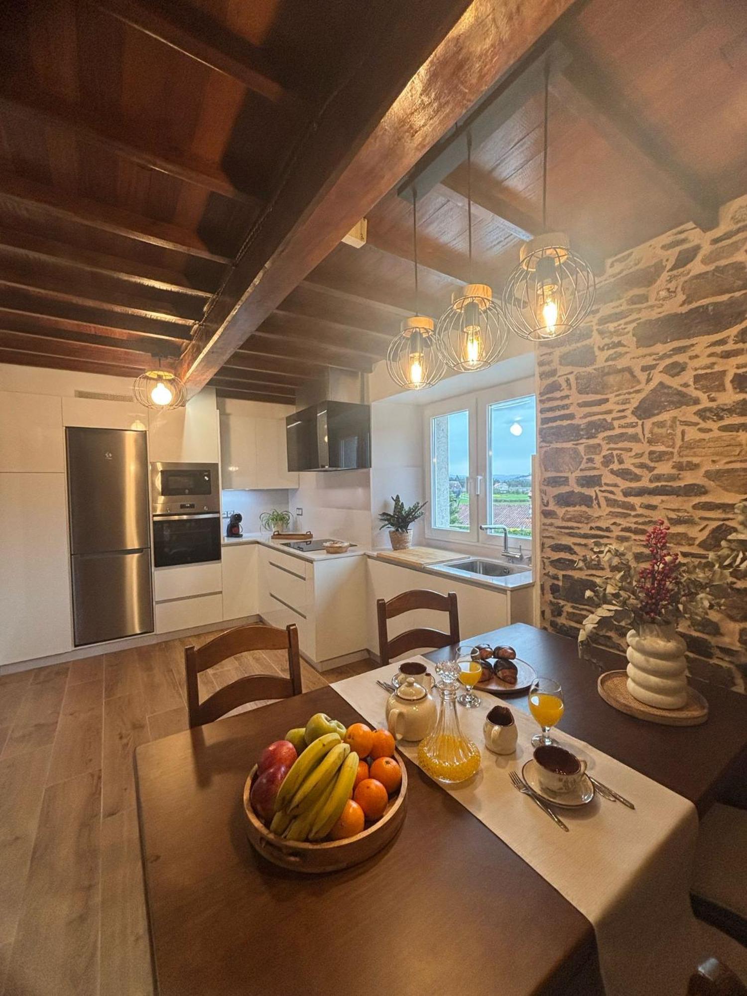 Villa Casa Tarrio Con Piscina - Santiago De Compostela à Boqueixon Extérieur photo